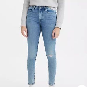 721 Busted Knee Levi’s Jeans